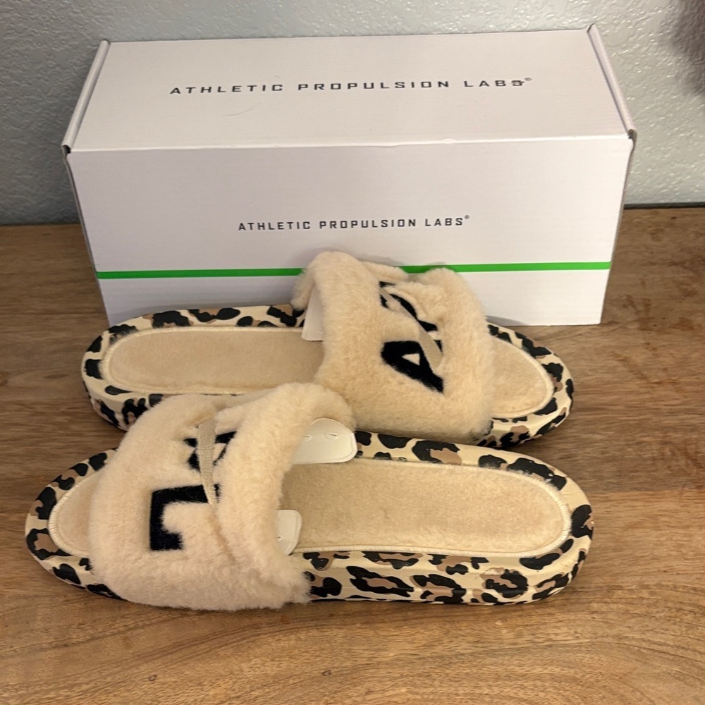 APL Cream fuzzy Leopard Slippers